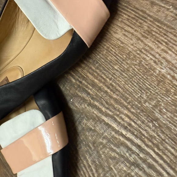 Reed Krakoff 10.5 GUC and Cream Flats Timeless and classic. - Picture 4 of 12